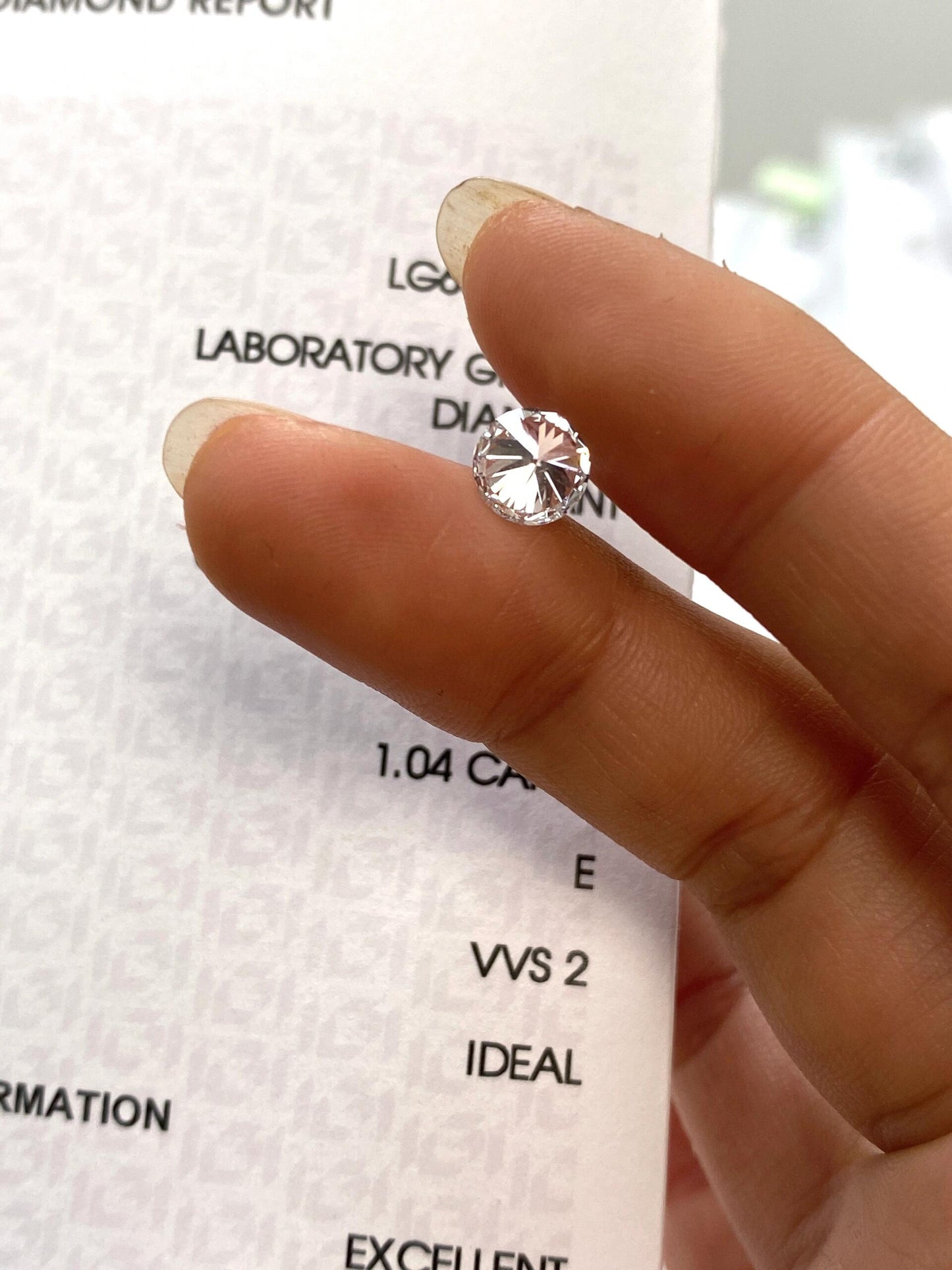 1.04 ct E / VVS2 Lab-Grown Diamond just 475 usd