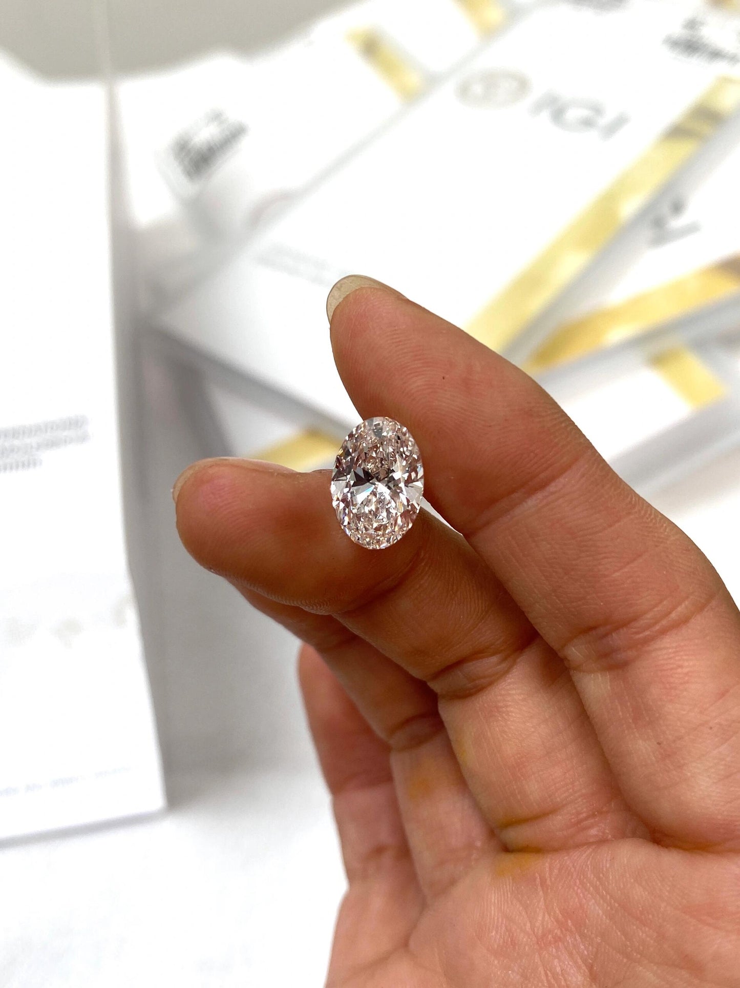 3.11 ct Oval G / VVS2 2EX Lab-Grown Diamond just 2000 usd