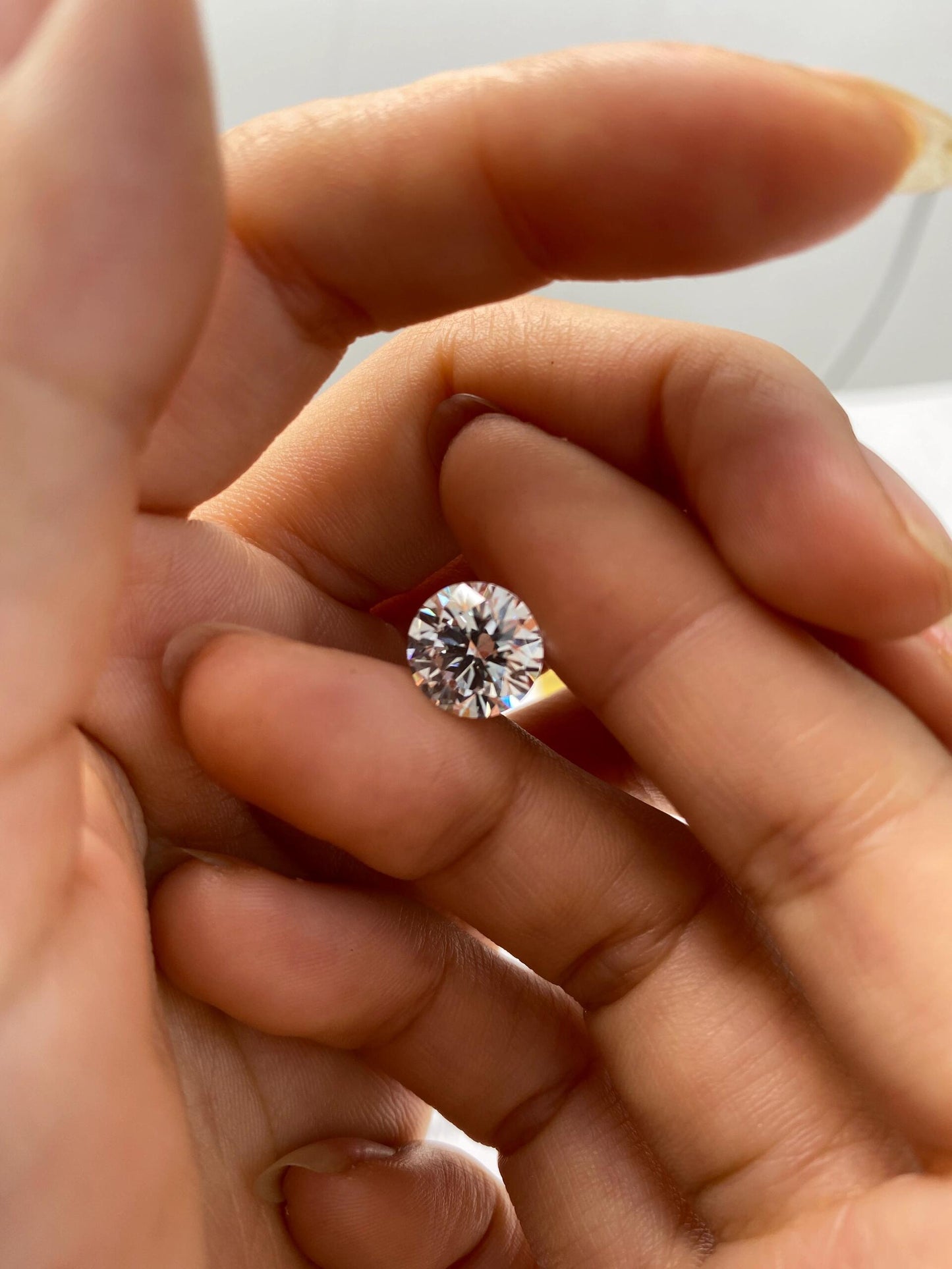 3.41 ct Round F / VVS1 Ideal Lab-Grown Diamond just 2358 usd