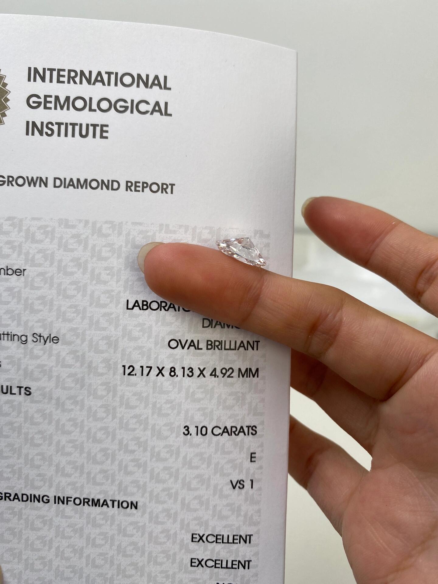 3.10 ct Oval E / VS1 2EX Lab-Grown Diamond just 2575 usd