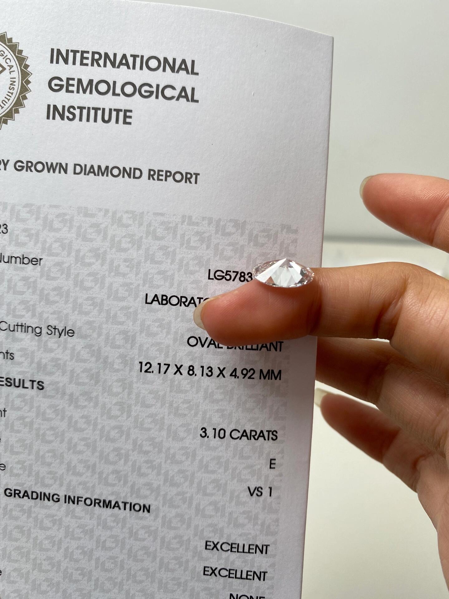3.10 ct Oval E / VS1 2EX Lab-Grown Diamond just 2575 usd