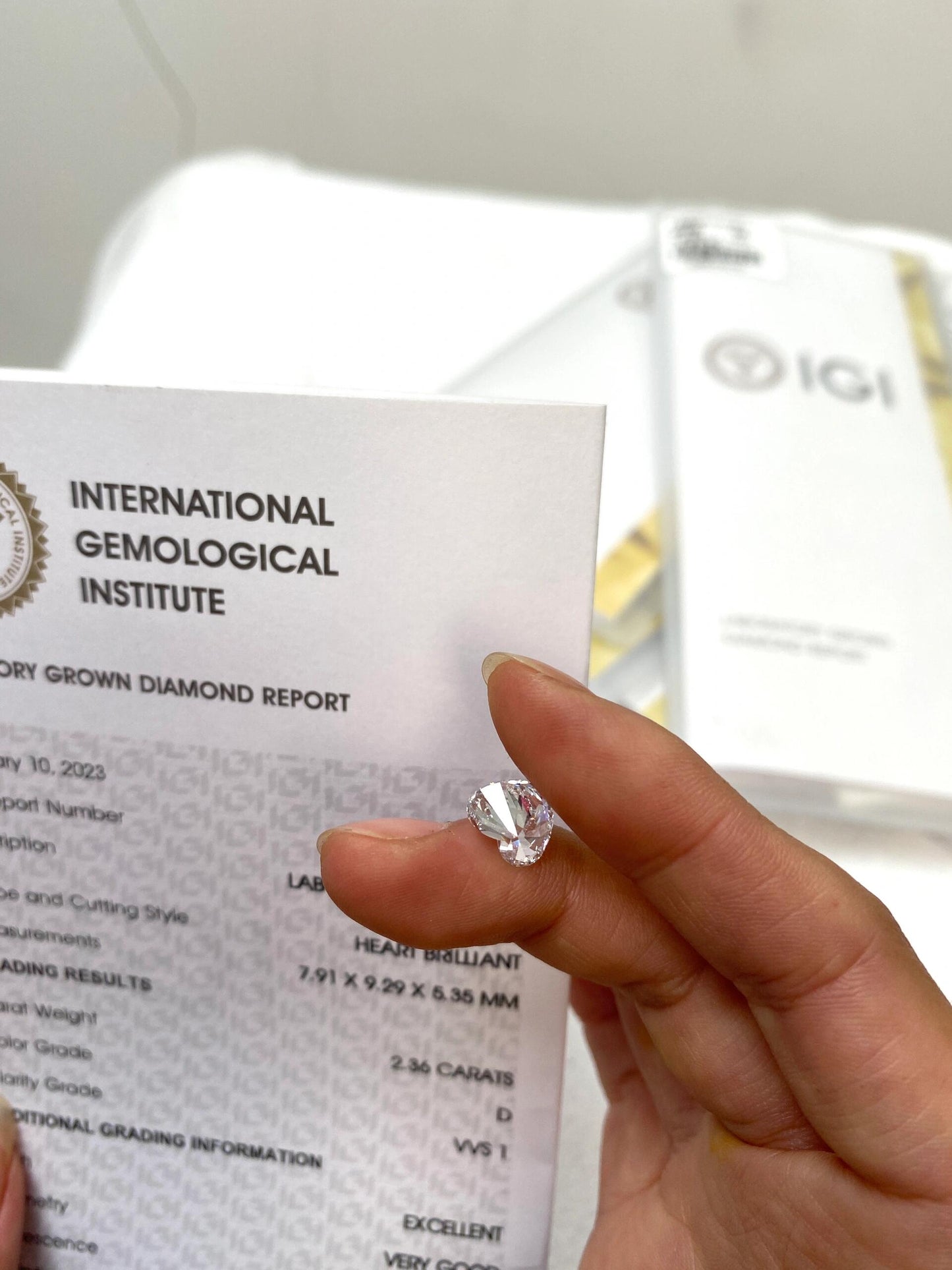 2.36 ct D / VVS2 2EX Lab-Grown Diamond just 1858 usd