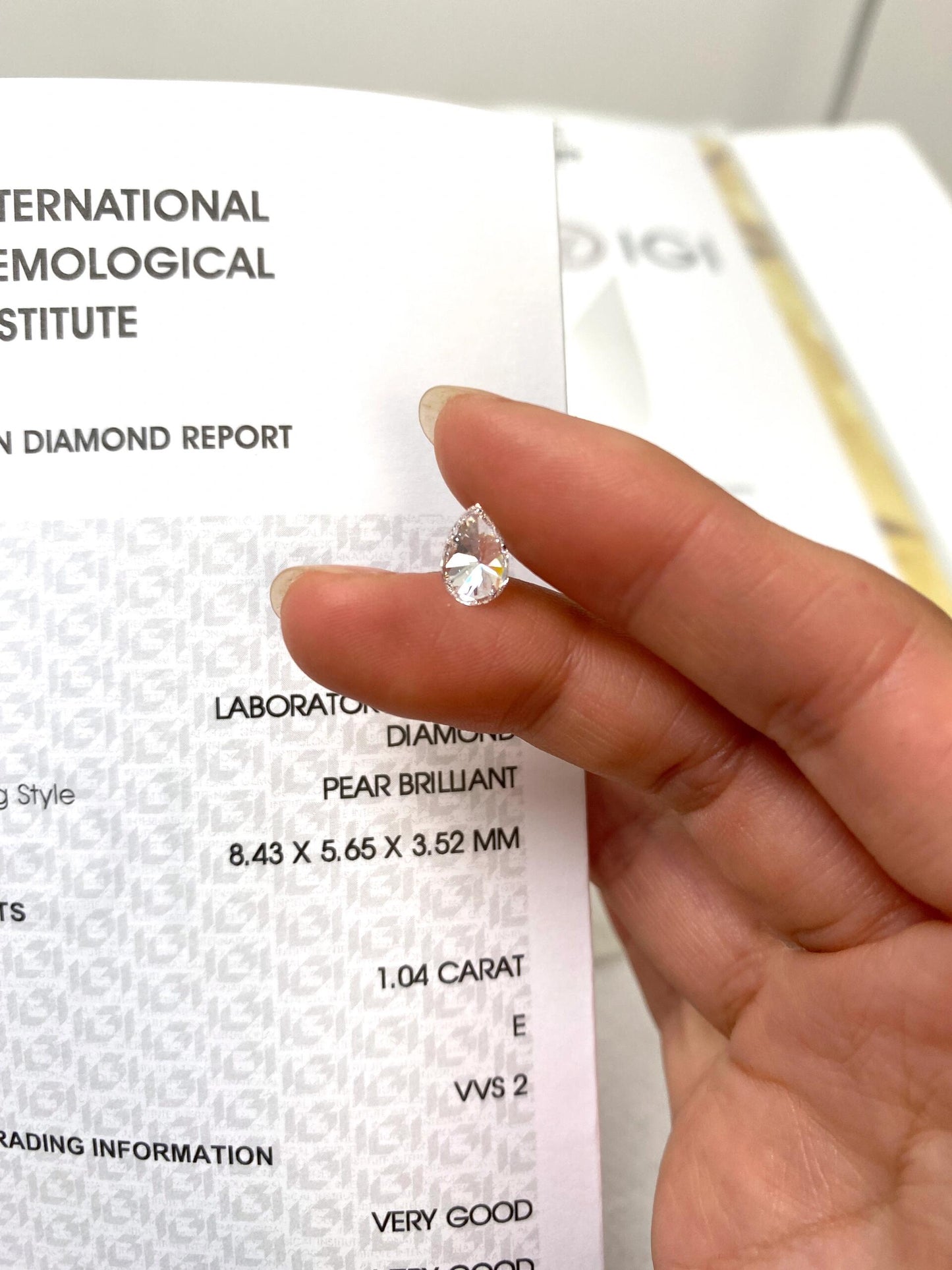 1.04 ct E / VVS2 Lab-Grown Diamond just 575 usd