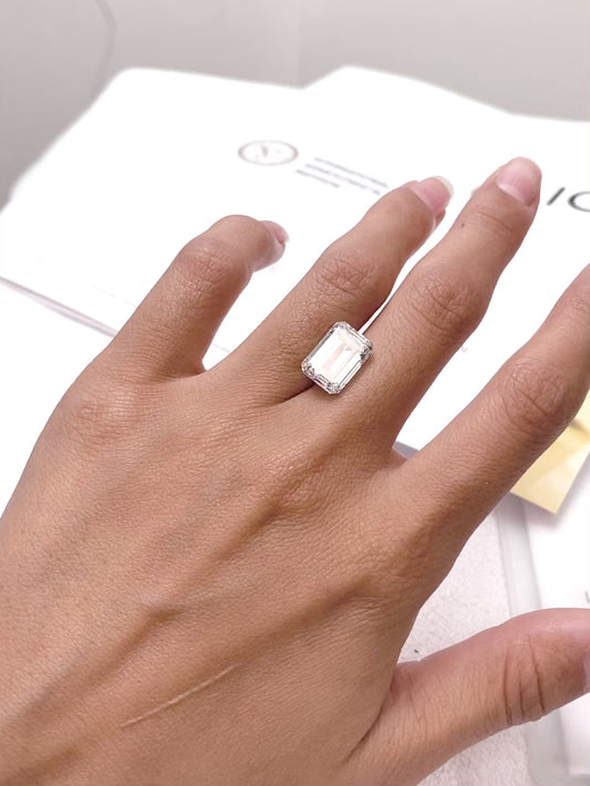 5.04 ct Emerald Cut G / VS2 Lab-Grown Diamond just 2370 usd